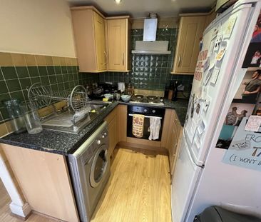 2 bedroom flat to rent - Photo 4