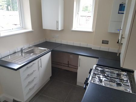 3 bedroom terraced house to rent - Photo 5