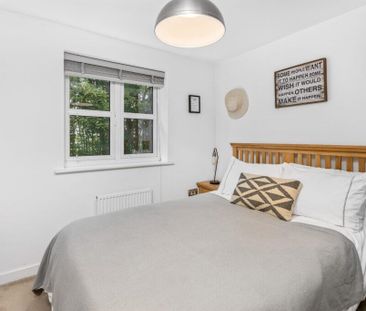 4 bedroom detached house to rent - Photo 6