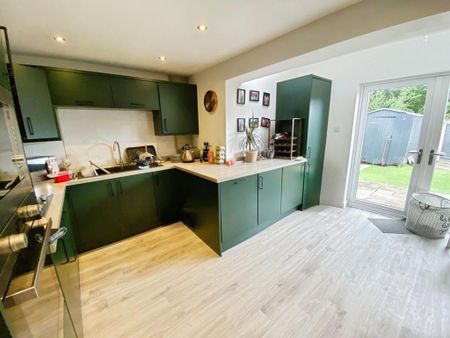 3 bedroom terraced house to rent - Photo 3