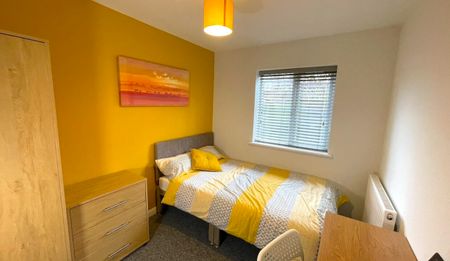 Smart, quiet room, Close to Town Centre - Photo 3