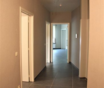 Stijlvol gerenoveerd appartement op de 1e verdieping met 3 slaapkam... - Foto 2