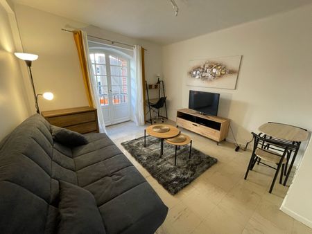 Location Appartement 1 pièce 24m² - Photo 2