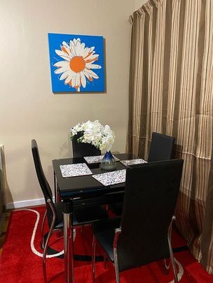 2-bedroom furnished flat near CBD with free wifi - Photo 1