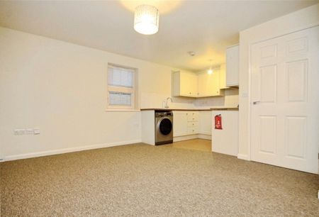 Victoria Street, Englefield Green, Egham, Surrey, TW20 0QX - Photo 4