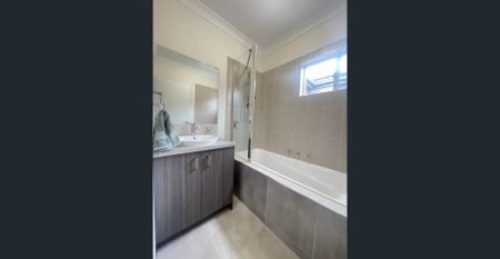 Fully Furnished Modern Home in the Heart of Truganina - Photo 3