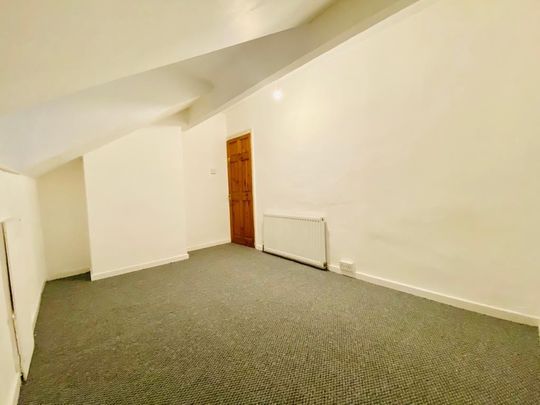 4 Bed Terraced House, Cross Green Lane, LS9 - Photo 1