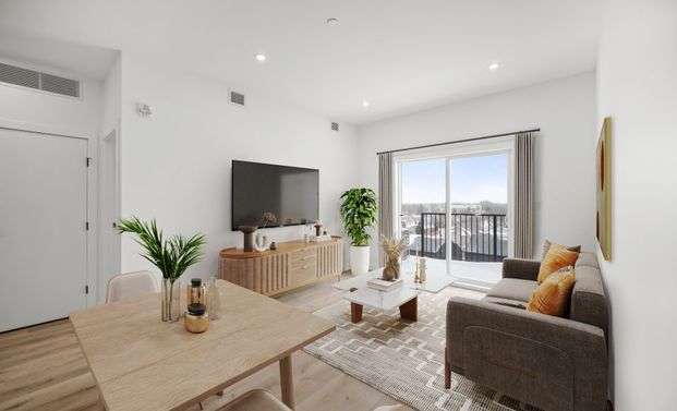 Hawthorne: Black Accents – 1800 Leila, Winnipeg, MB - Photo 1