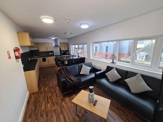 1 bedroom in a house share to rent - Photo 1