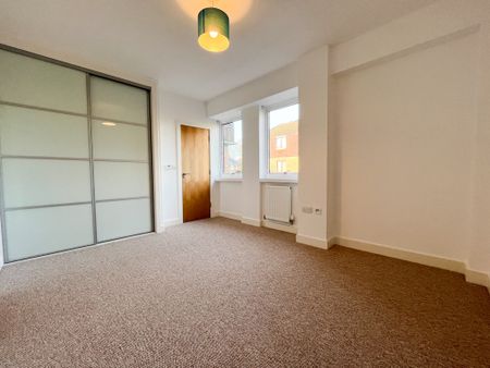 2 bed flat to rent in Mulberry House, Osborne Road, Wokingham, Berkshire, RG40 1GQ - Photo 4