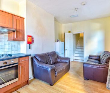 5 bedroom house to rent - Photo 2