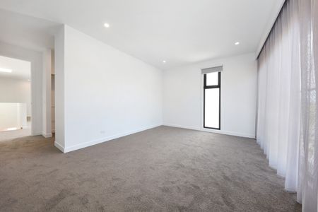 10A Florence St, Ormond VIC 3204 - Townhouse For Rent | Domain - Photo 3