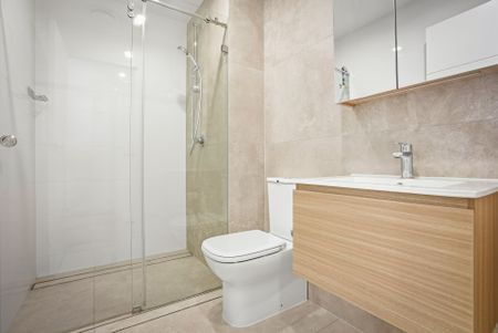 GORGEOUS TWO BEDROOM UNIT! - Photo 3