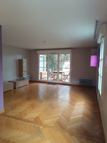 Location Appartement 3 pièces 80m² LE PLESSIS TREVISE 94420 - Photo 2