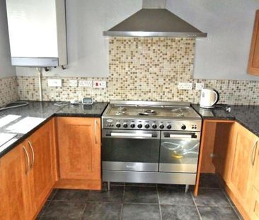 2 bedroom semi-detached house to rent - Photo 2