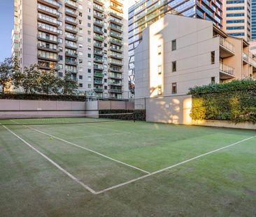 CBD Fully furnished 3 bed 2 bath, close to everything ! - Photo 3