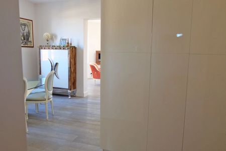 BIARRITZ QUARTIER IMPERIAL - APPT T3 MEUBLE TRAVERSANT AVEC CAVE - Photo 2