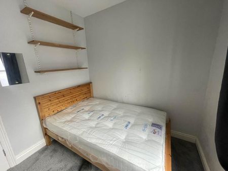 6 bedroom house to rent - Photo 4