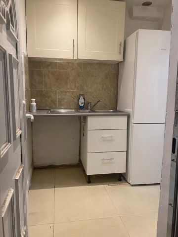 Studio Flat, Oulton Crescent, IG11 - Photo 3