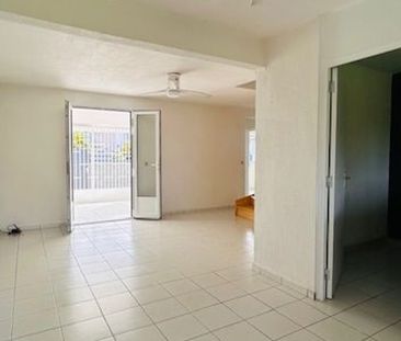 Maison à louer 5 pièces • Baie-Mahault - Photo 1