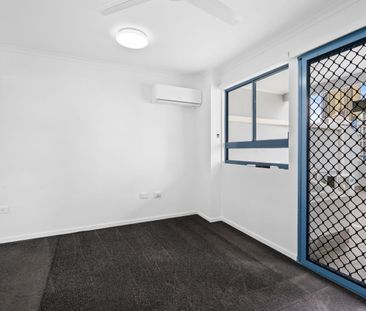 Coastal Living with a Private Rooftop Retreat - Photo 2