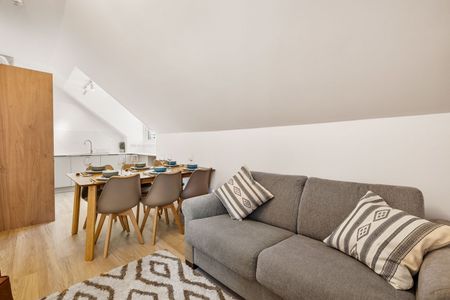 3 Bed Flat, Sackville Gardens, BN3 - Photo 2