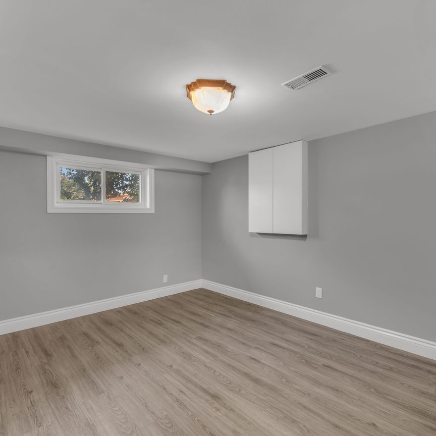 For Lease - 143 Highridge Avenue Unit# Lower, Hamilton, Ontario - Photo 1