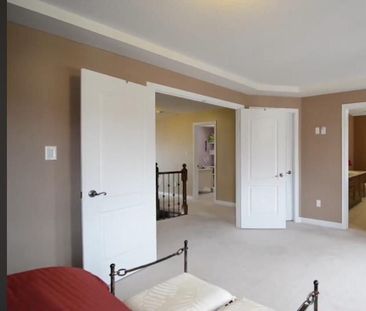 For Lease - 3285 Paul Henderson Drive, Mississauga, Ontario - Photo 3