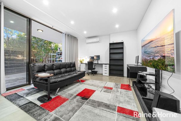 FULLY FURNISHED - 1BEDROOM WITH COURTYARD - Photo 1