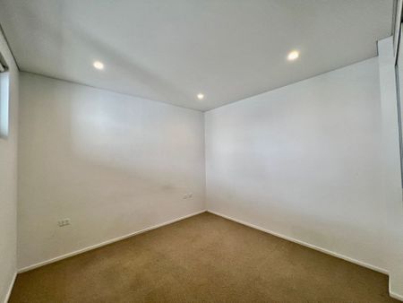 Luxurious 3 bedrooms Living in Camperdown's Heart - Photo 4