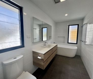 Newly Renovated Home in the Heart of The Junction - Photo 6