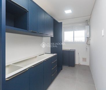 Apartamento com 2 quartos e 74m² para alugar em Passo da Areia, Por... - Photo 2
