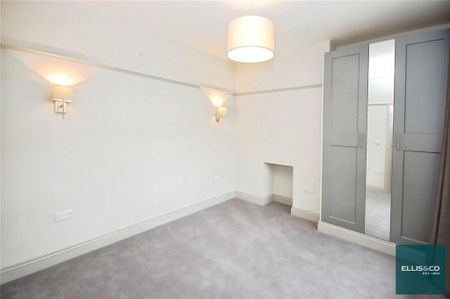 4 bedroom semi-detached house to rent - Photo 5