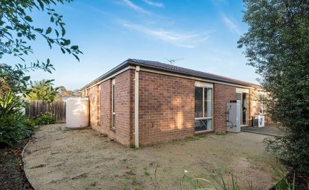 “Beautifully Maintained 3-Bedroom Home in Prime Pakenham Location!” - Photo 3