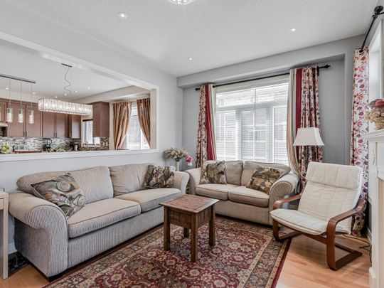 For Lease - 1 Juglans Crescent, Whitchurch-Stouffville, Ontario - Photo 1