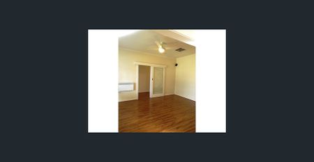 " BEAUTIFUL FAMILY HOME IN SOUGHT AFTER LOCATION" - Photo 2