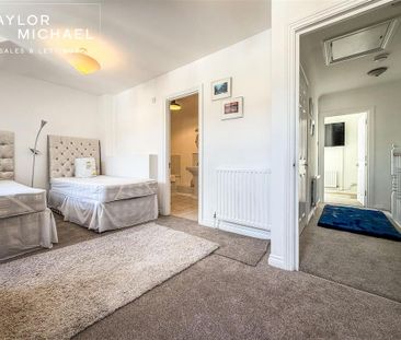 4 bedroom flat to rent - Photo 5