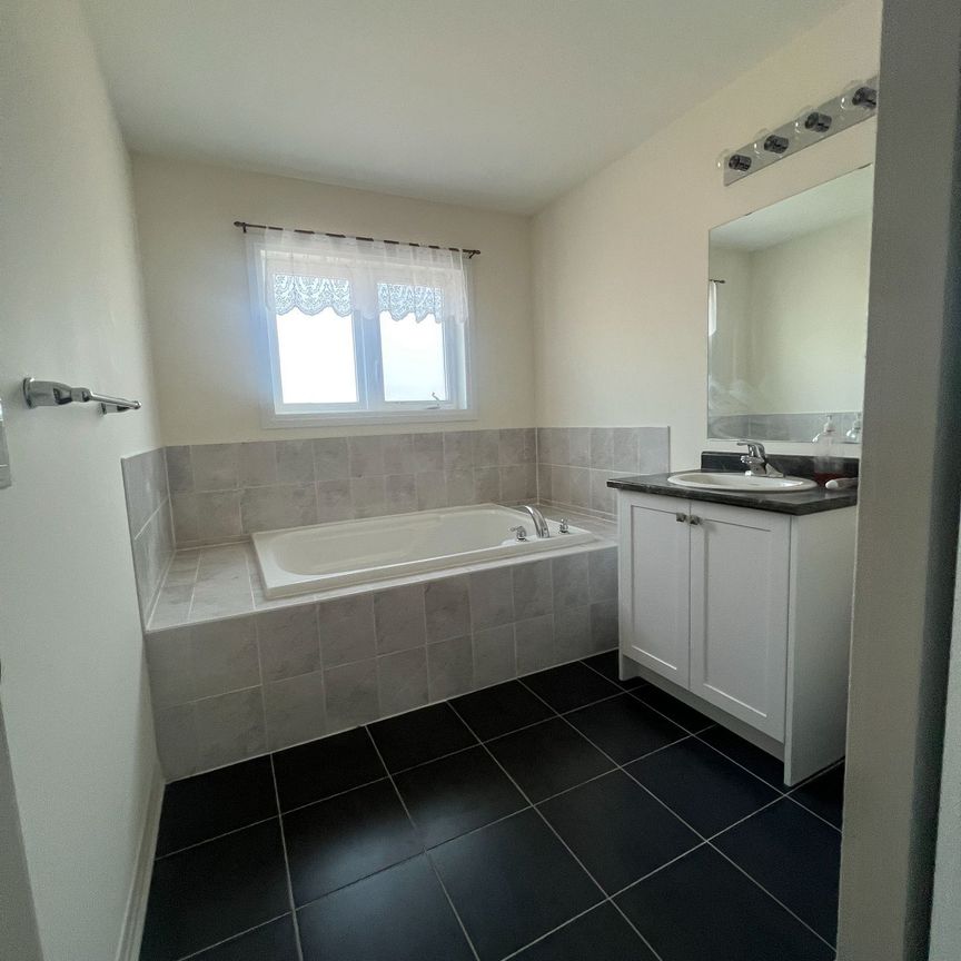 For Lease - 30 Brixham Lane, Brampton, Ontario - Photo 1