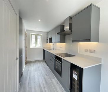 2 bedroom terraced house to rent - Photo 4