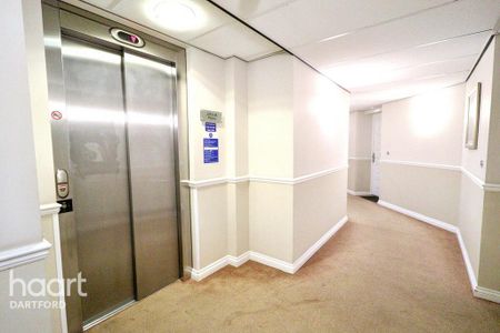 1 bedroom retirement property to rent - Photo 4