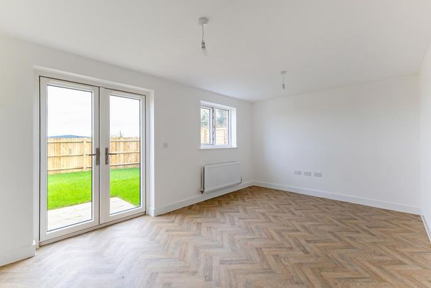 3 bedroom semi-detached house to rent - Photo 1