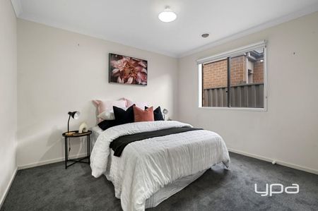 4 BEDROOM FAMILY LIVING! - Photo 4