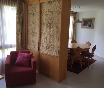 Laax Dorf – Möblierte 2.5-Zimmer-Wohnung mit Cheminée zu vermieten - Photo 4