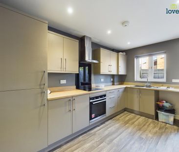 2 bedroom semi-detached house to rent - Photo 6