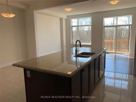 For Lease - 106 Carrville Woods Circle, Vaughan, Ontario - Photo 5