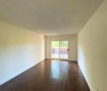 1540 NORWILL CRESCENT - Photo 1