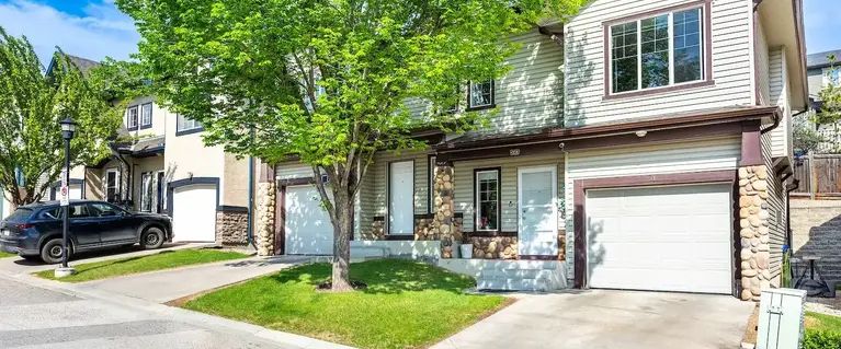 Newly Renovated, Fully Furnished 3Bed + Den and 2.5Bath Duplex in NW | 71 Hidden Creek Rise Northwest, Calgary - Photo 1