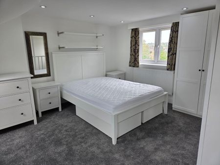 2 Bed Maisonette, New Southgate, N11 - Photo 5