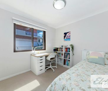 Double Brick Townhouse In Prime Location - Photo 1