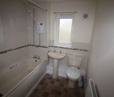 3 Bedroom Semi-Detached House - Photo 5